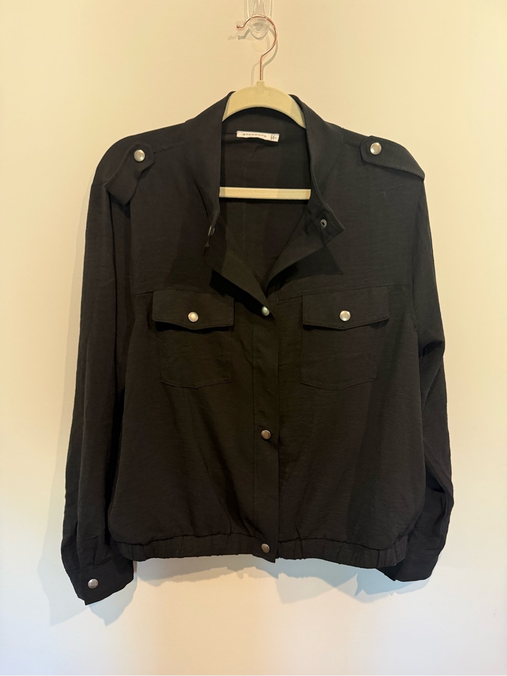 Black Utility Button-Front Jacket - Women. Staccato Size Large